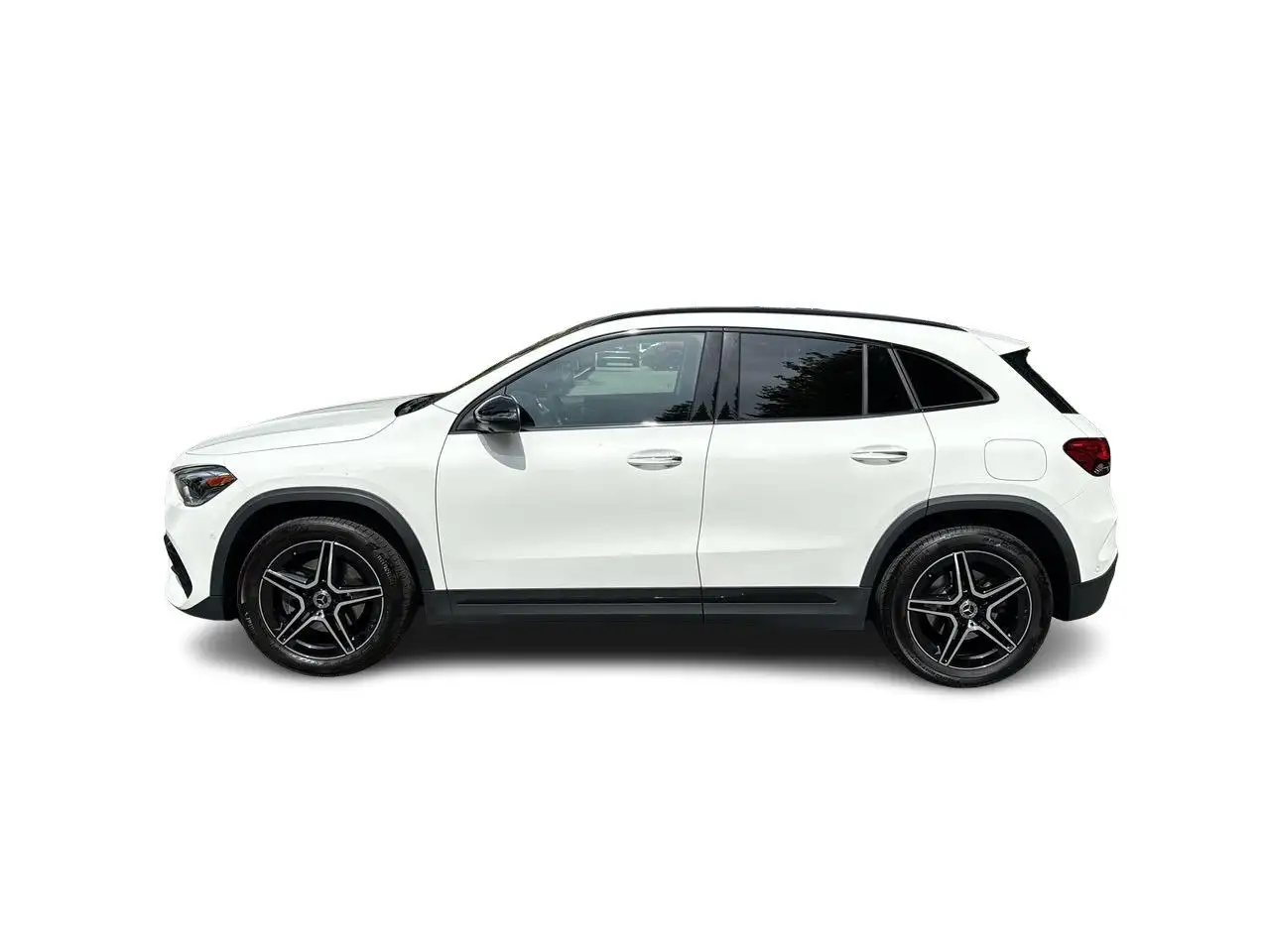 Mercedes-Benz GLA снимка Mercedes-Benz GLA