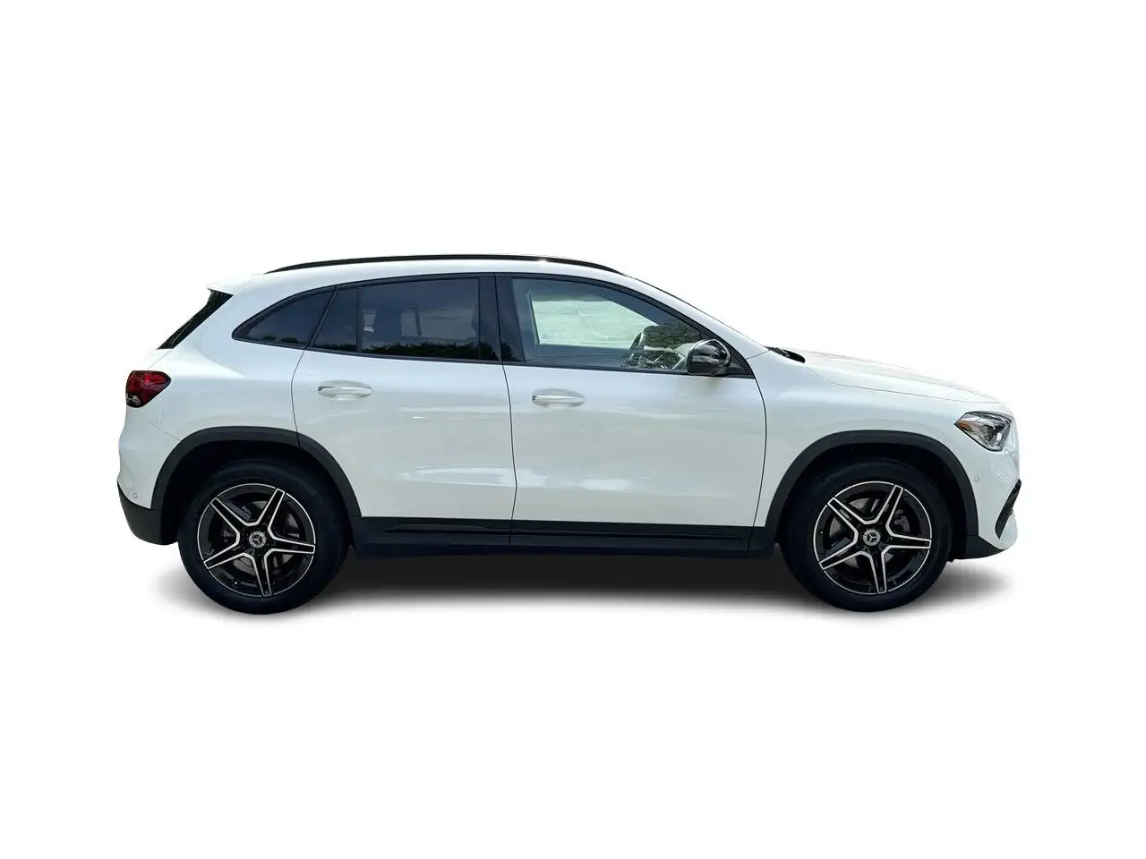 Mercedes-Benz GLA снимка Mercedes-Benz GLA