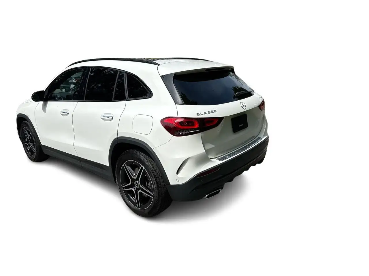 Mercedes-Benz GLA снимка Mercedes-Benz GLA