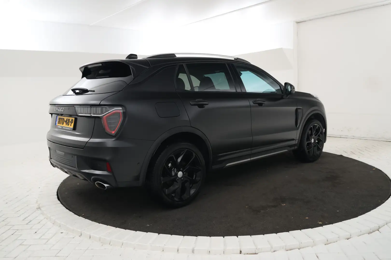 Lynk & Co 01 1.5 UNIEK! FULL WRAP! Zwart - 2