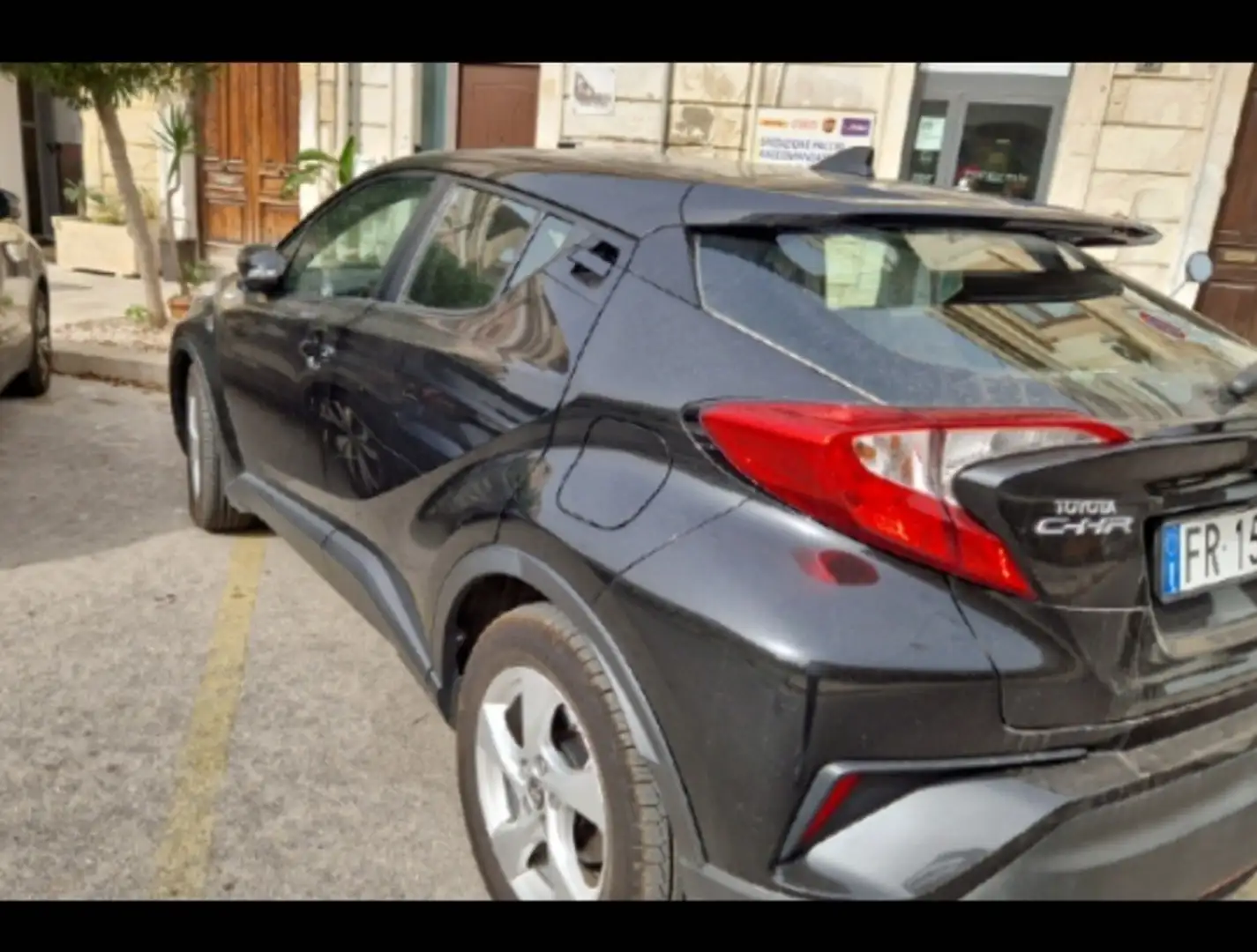 Toyota C-HR 1.8h Business 2wd e-cvt - 2