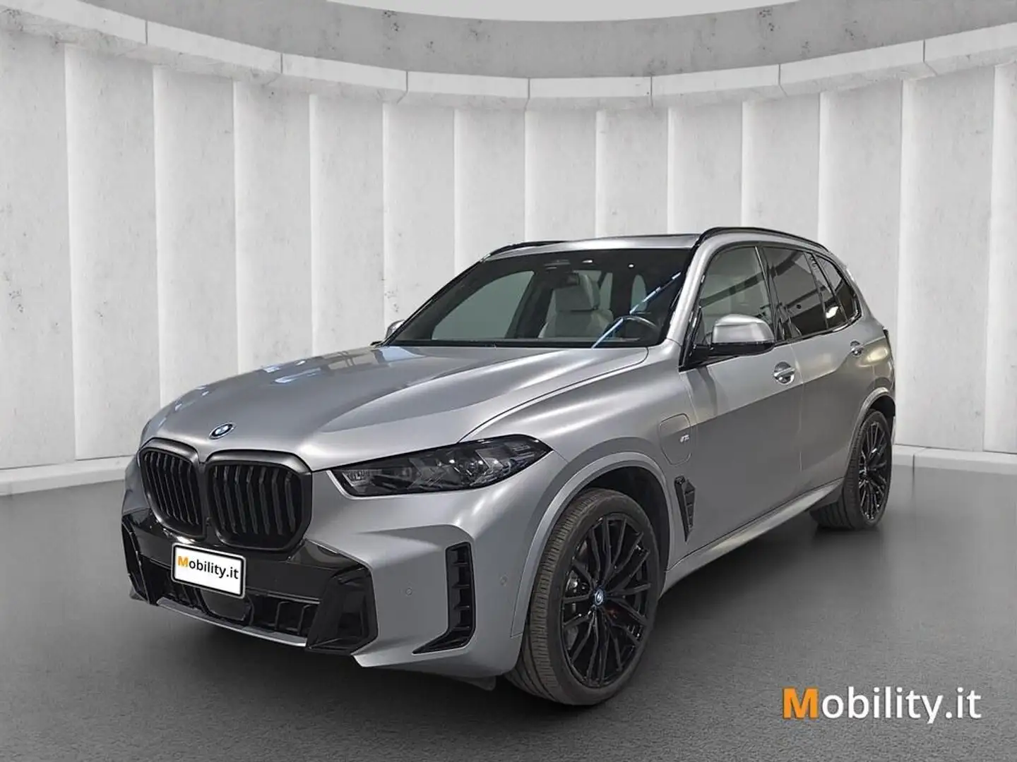 BMW X5 xdrive50e MSport auto Grigio - 1