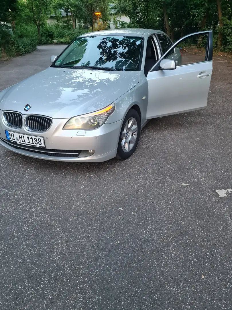 BMW 523 523i - 1