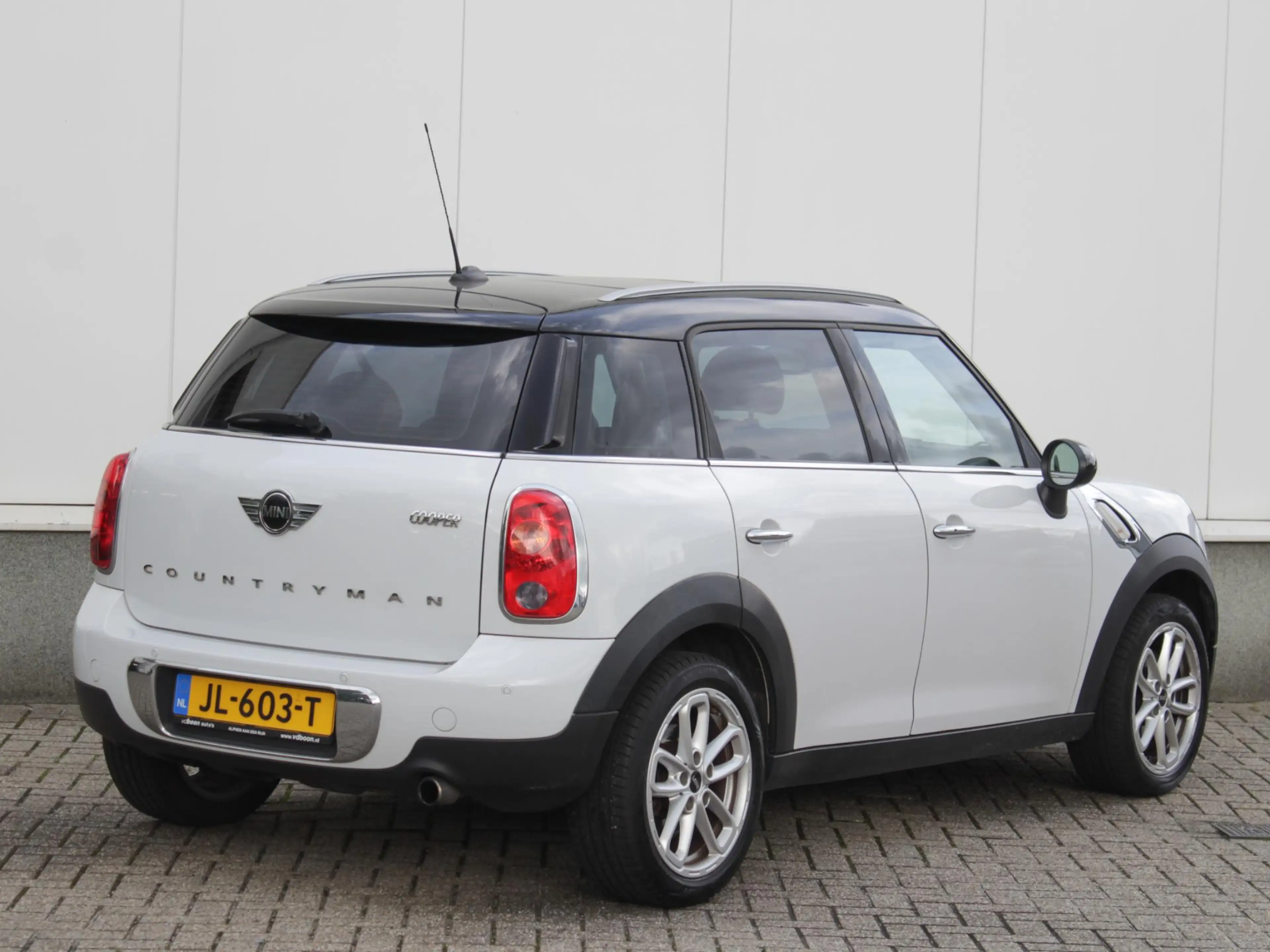 MINI Cooper Countryman 1.6 Chili | Cruise | Navi | Park sens | Panodak | — photo 3