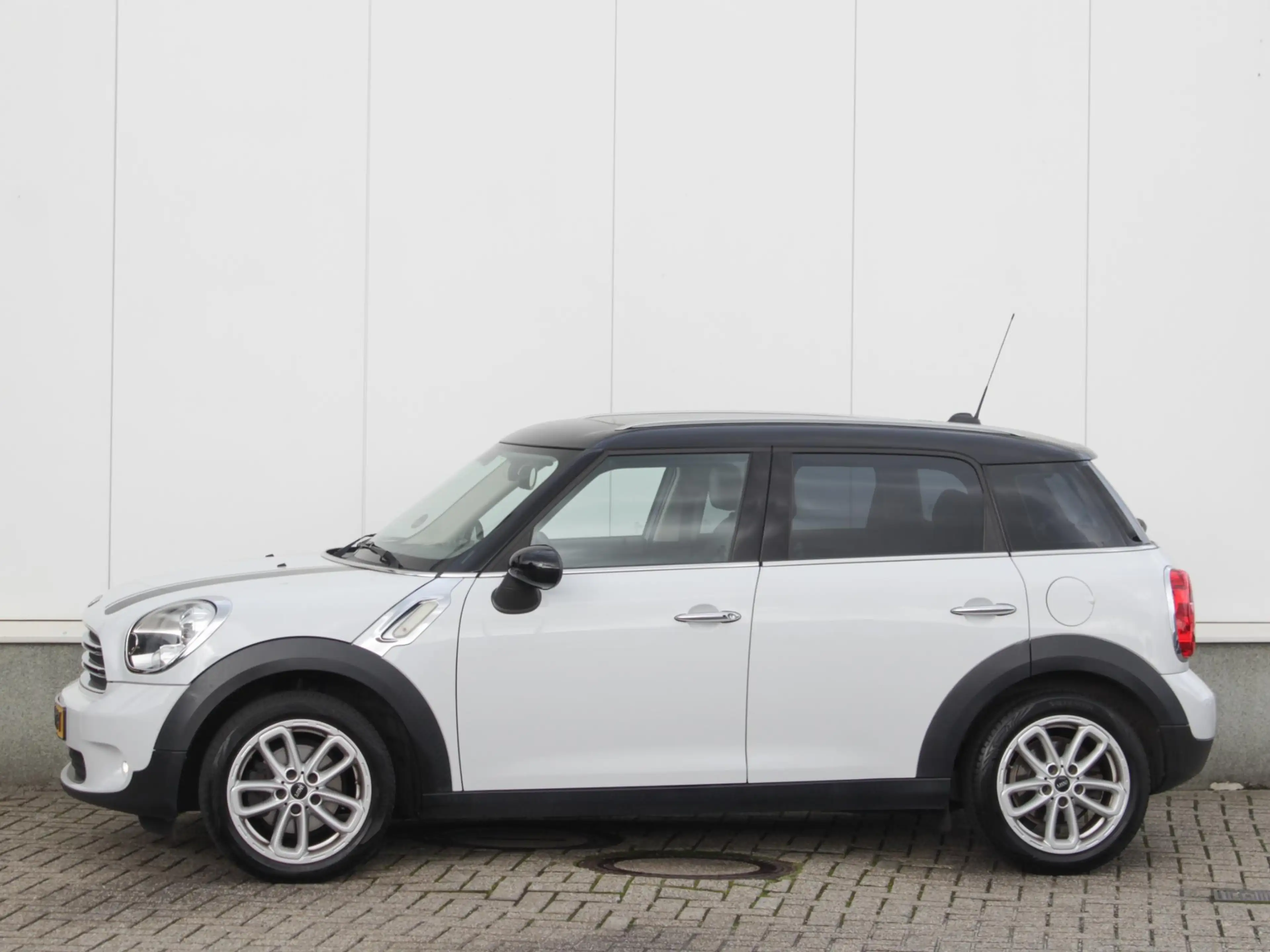 MINI Cooper Countryman 1.6 Chili | Cruise | Navi | Park sens | Panodak | — photo 2