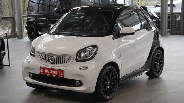 Imagine smart forTwo fortwo cabrio Basis 66 kW*NAVI*SHZ*KAM*