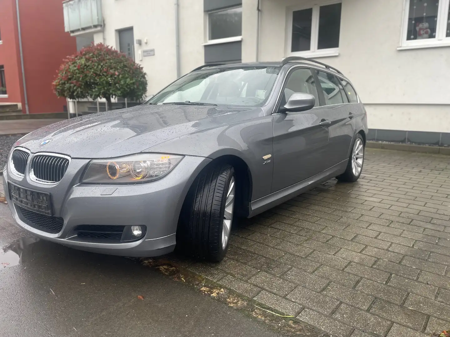 BMW 330 330d xDrive DPF Touring Aut. Gris - 2
