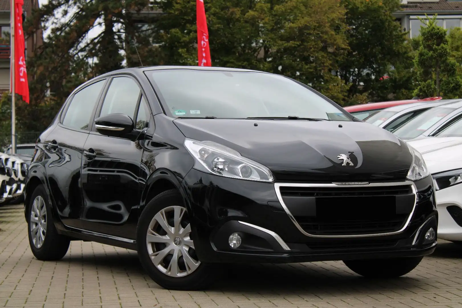 Peugeot 208 PureTech 82 Active/Tempom/BT/Freisprech/PDC Schwarz - 1