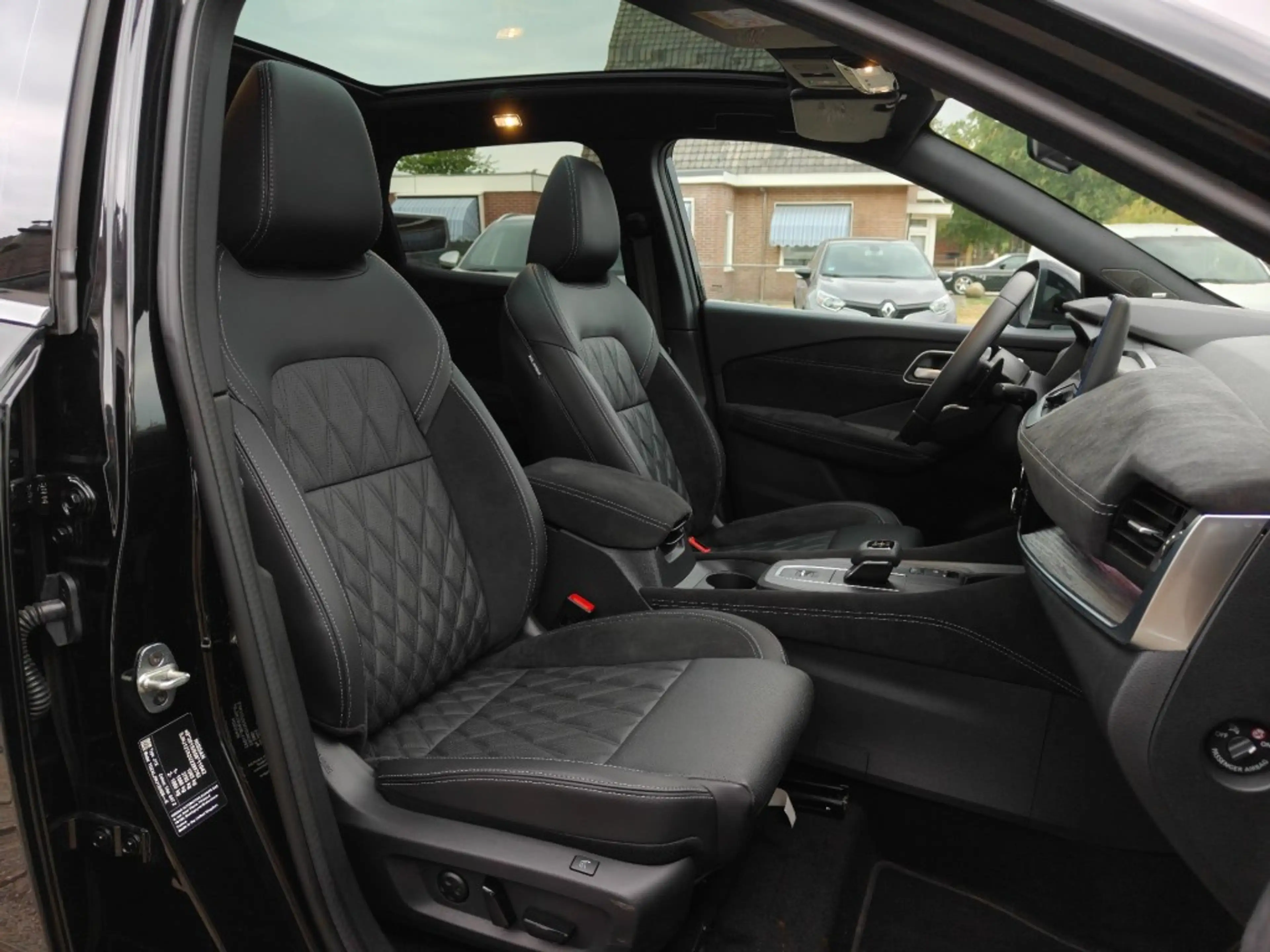 Nissan Qashqai 1.3 MHEV Xtronic Tekna Plus — photo 14