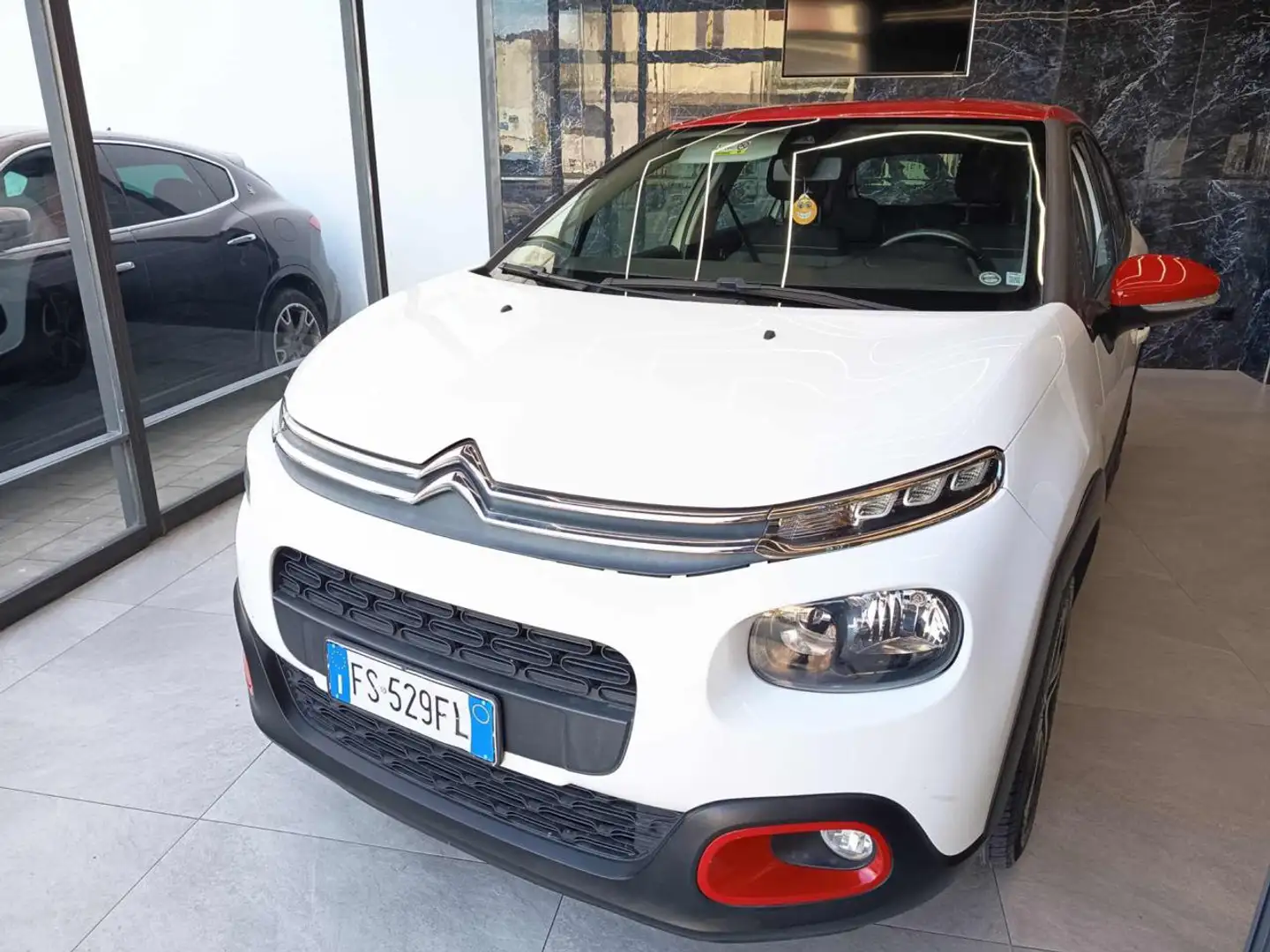 Citroen C3 PureTech 82 Feel Blanc - 2
