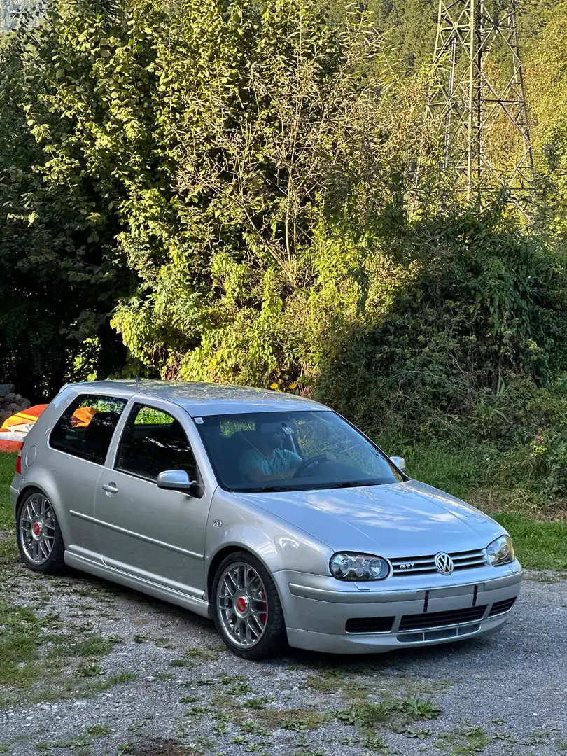 Volkswagen Golf GTI Turbo - 2