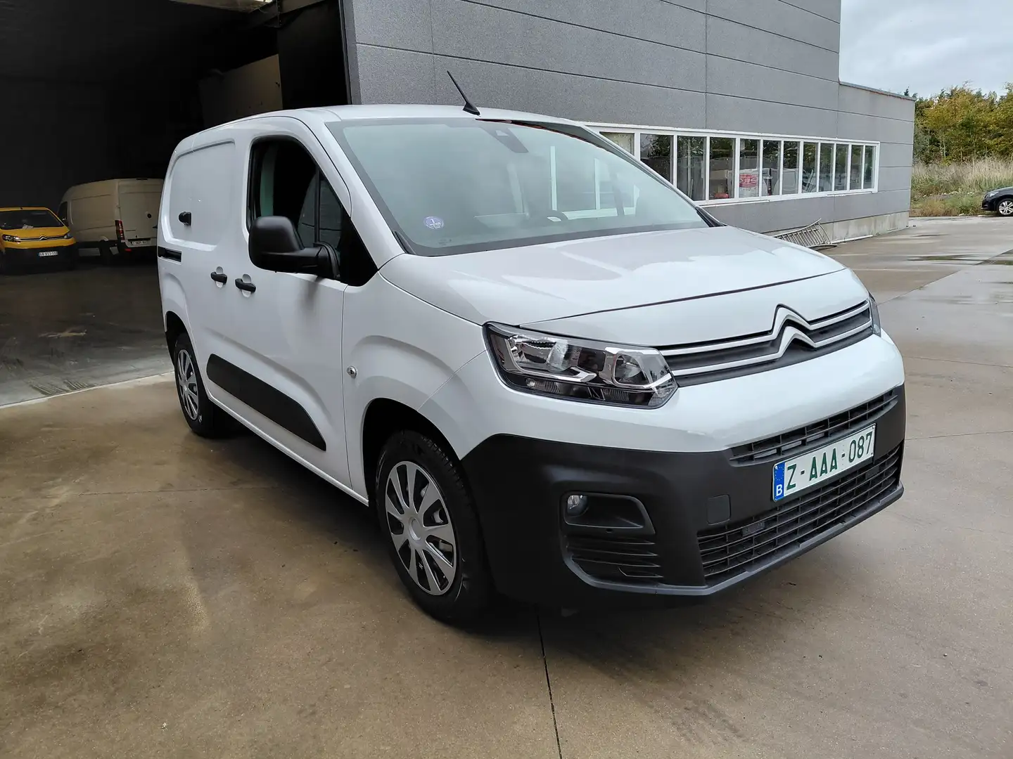 Citroen Berlingo 1.2 Tsi 81 kw - 05 / 2024 - 4900 Km ! - Navi. 1 JG Wit - 2