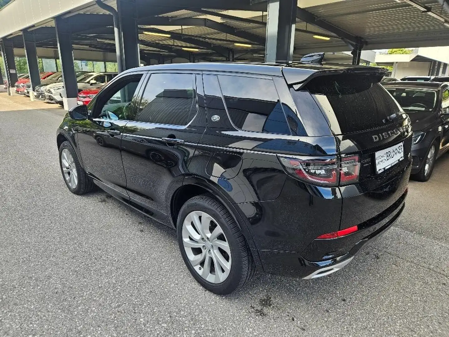 Land Rover Discovery Sport P300e PHEV AWD R-Dynamic S Aut. Schwarz - 2