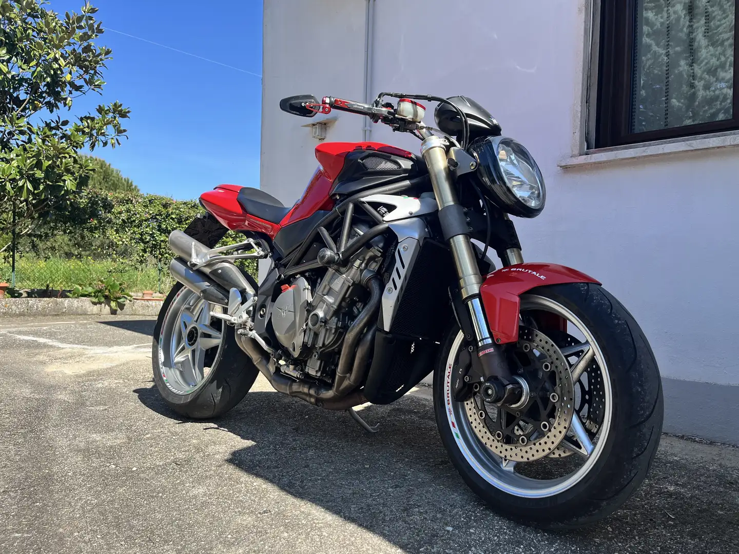 MV Agusta Brutale 910 s - 2