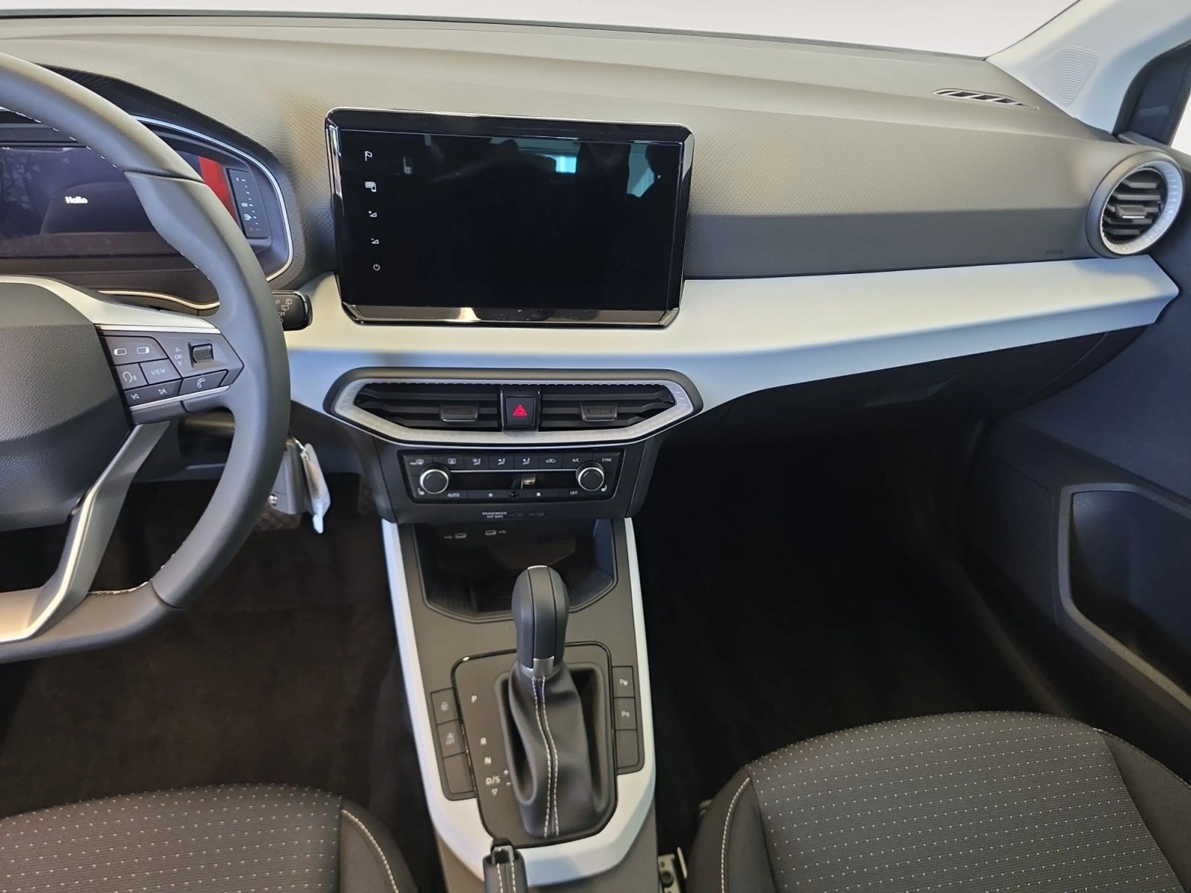 SEAT Arona 1.0 TSI DSG Road Edition *Navi*Kamera*LED* — photo 12