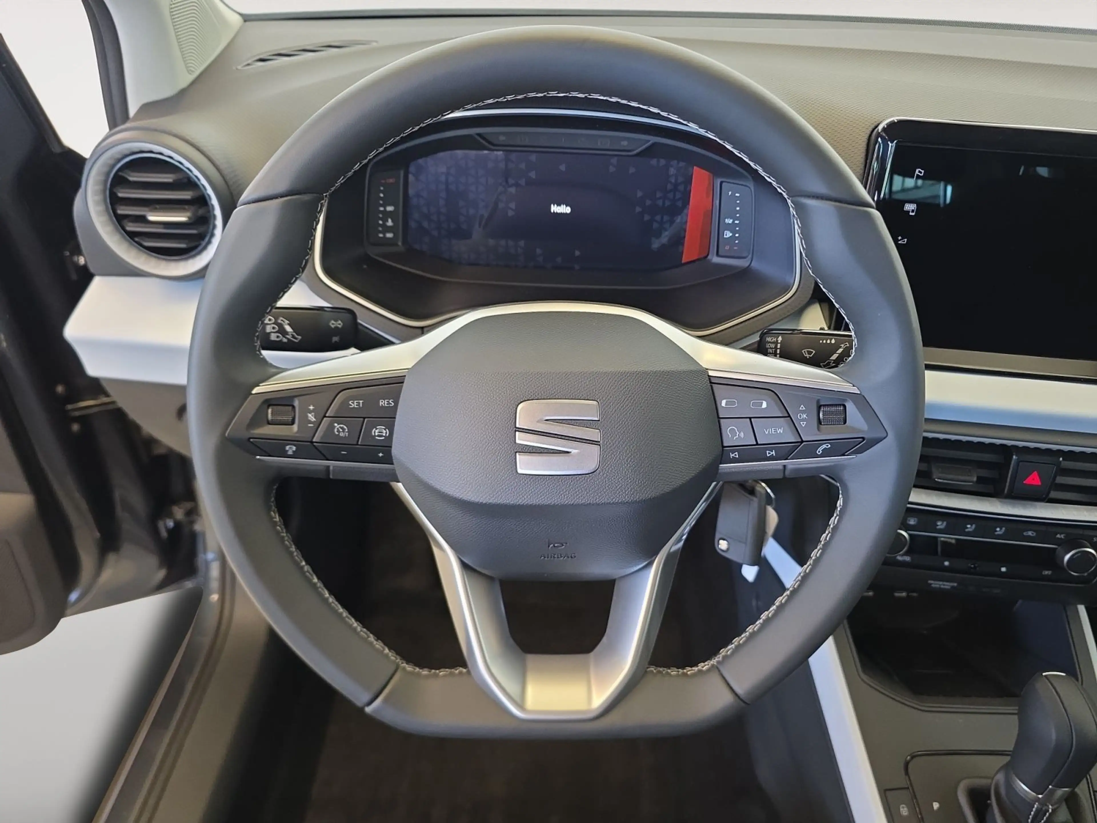 SEAT Arona 1.0 TSI DSG Road Edition *Navi*Kamera*LED* — photo 13