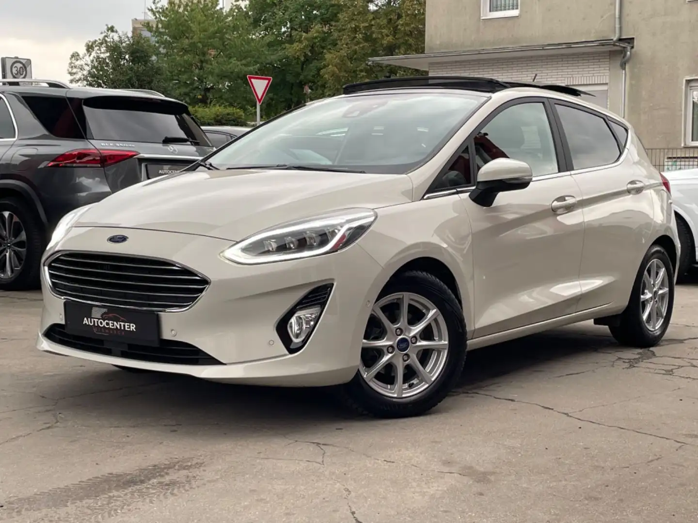 Ford Fiesta Titanium X NAVI/PANO/LED/R-KAMERA/B&O SOU Blanc - 1