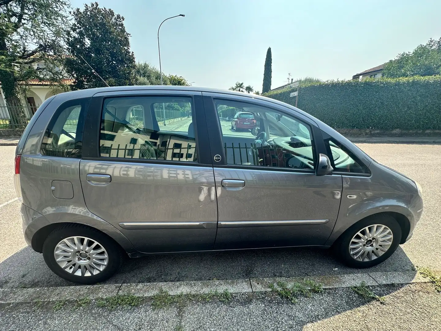 Lancia MUSA Musa 1.4 8v Diva c/c.traz.,esp ecochic Gpl Šedá - 1