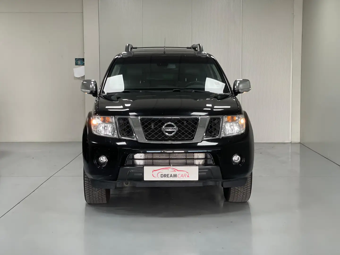 Nissan Navara Navara 3.0 V6 dci d.cab LE auto my15 Schwarz - 2