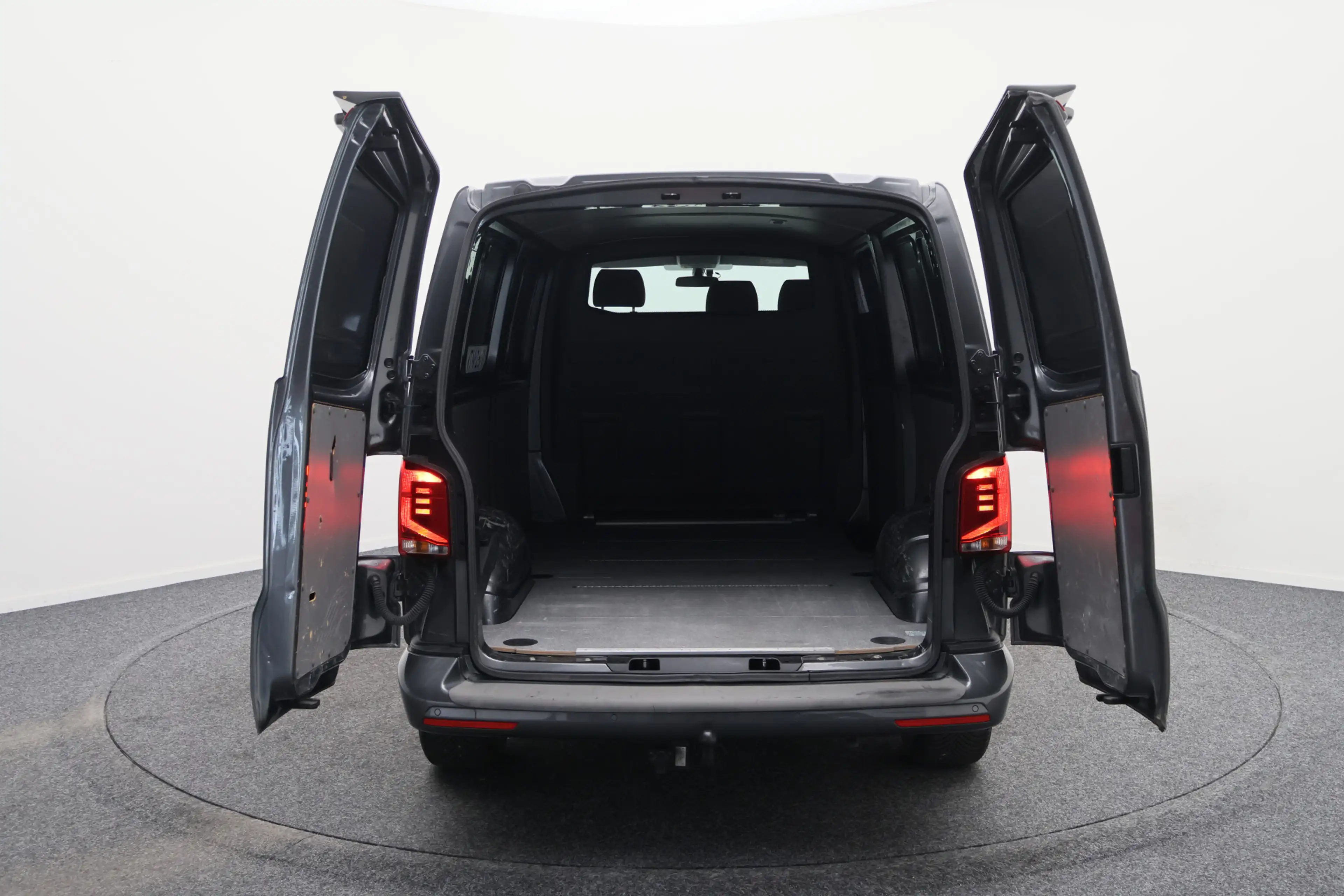 Volkswagen T6.1 Transporter 2.0 TDI L2H1 28 Bulli — photo 12