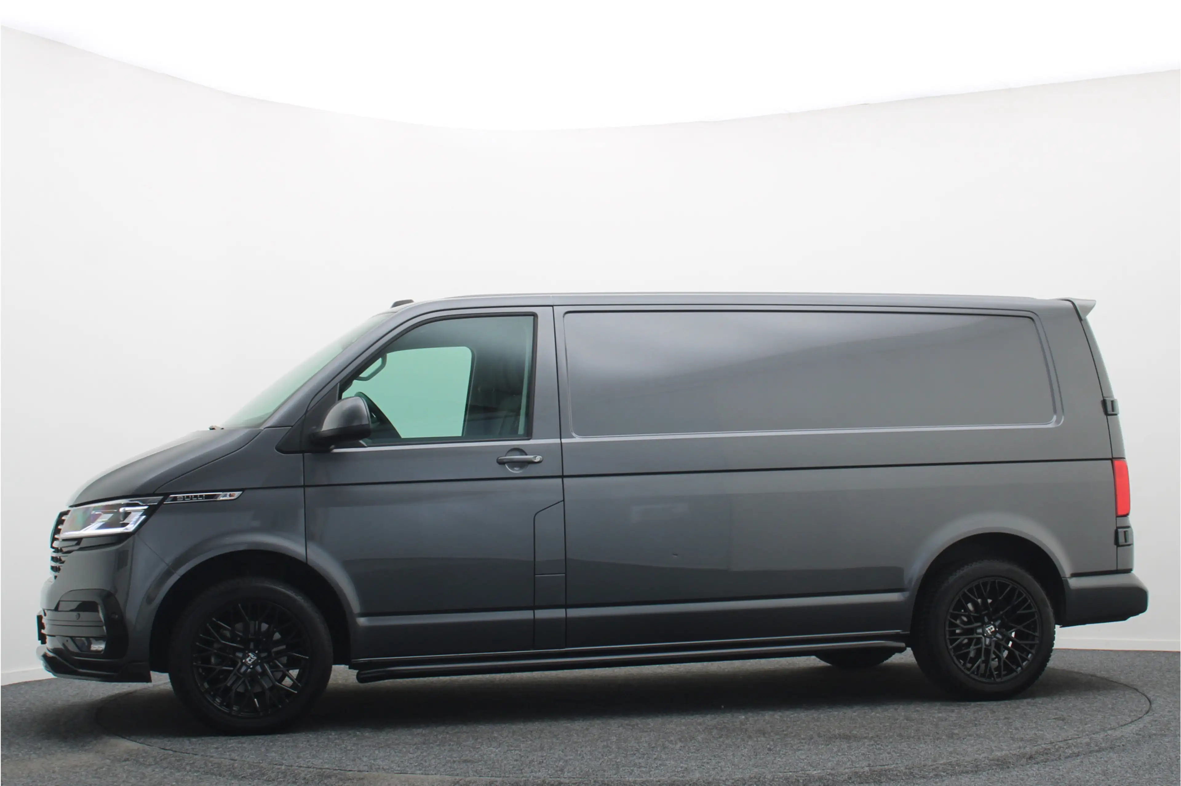 Volkswagen T6.1 Transporter 2.0 TDI L2H1 28 Bulli — photo 7