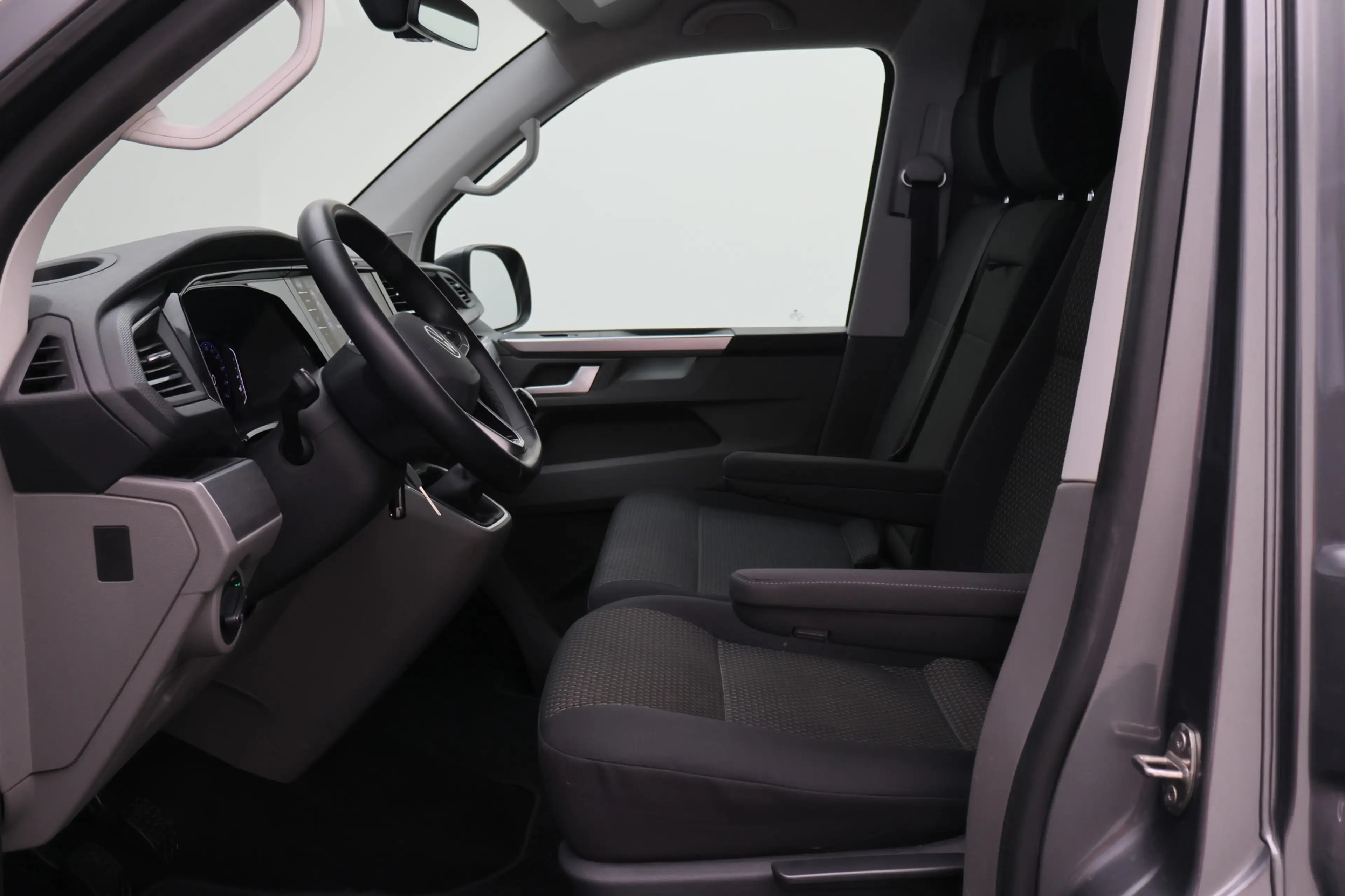 Volkswagen T6.1 Transporter 2.0 TDI L2H1 28 Bulli — photo 10