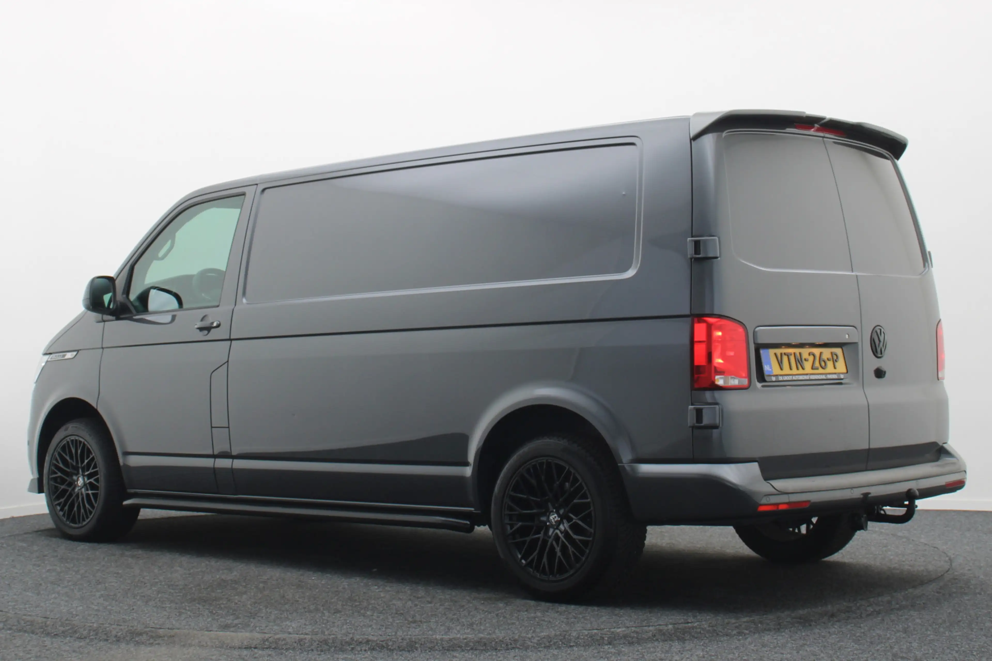 Volkswagen T6.1 Transporter 2.0 TDI L2H1 28 Bulli — photo 3