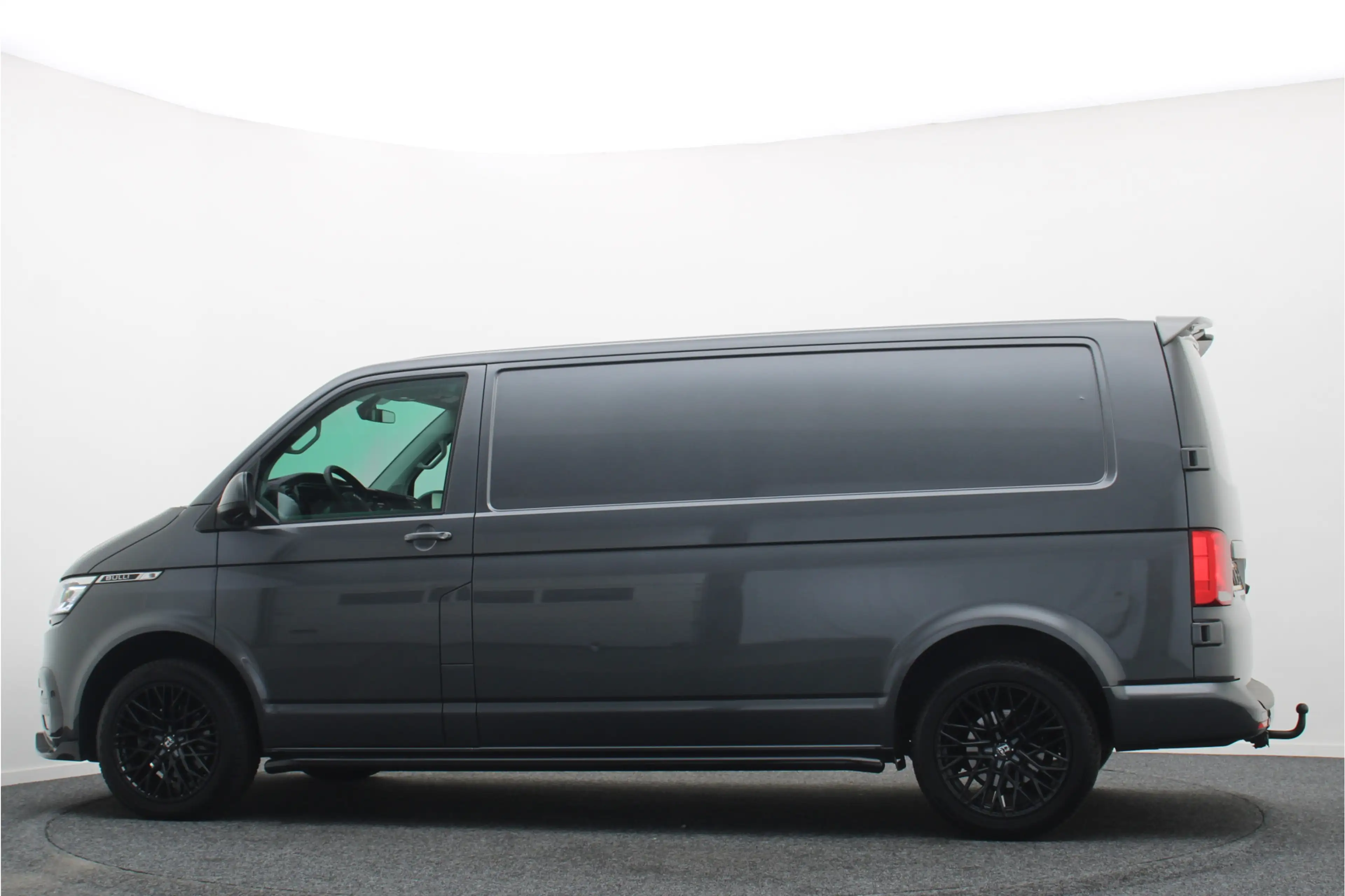 Volkswagen T6.1 Transporter 2.0 TDI L2H1 28 Bulli — photo 17