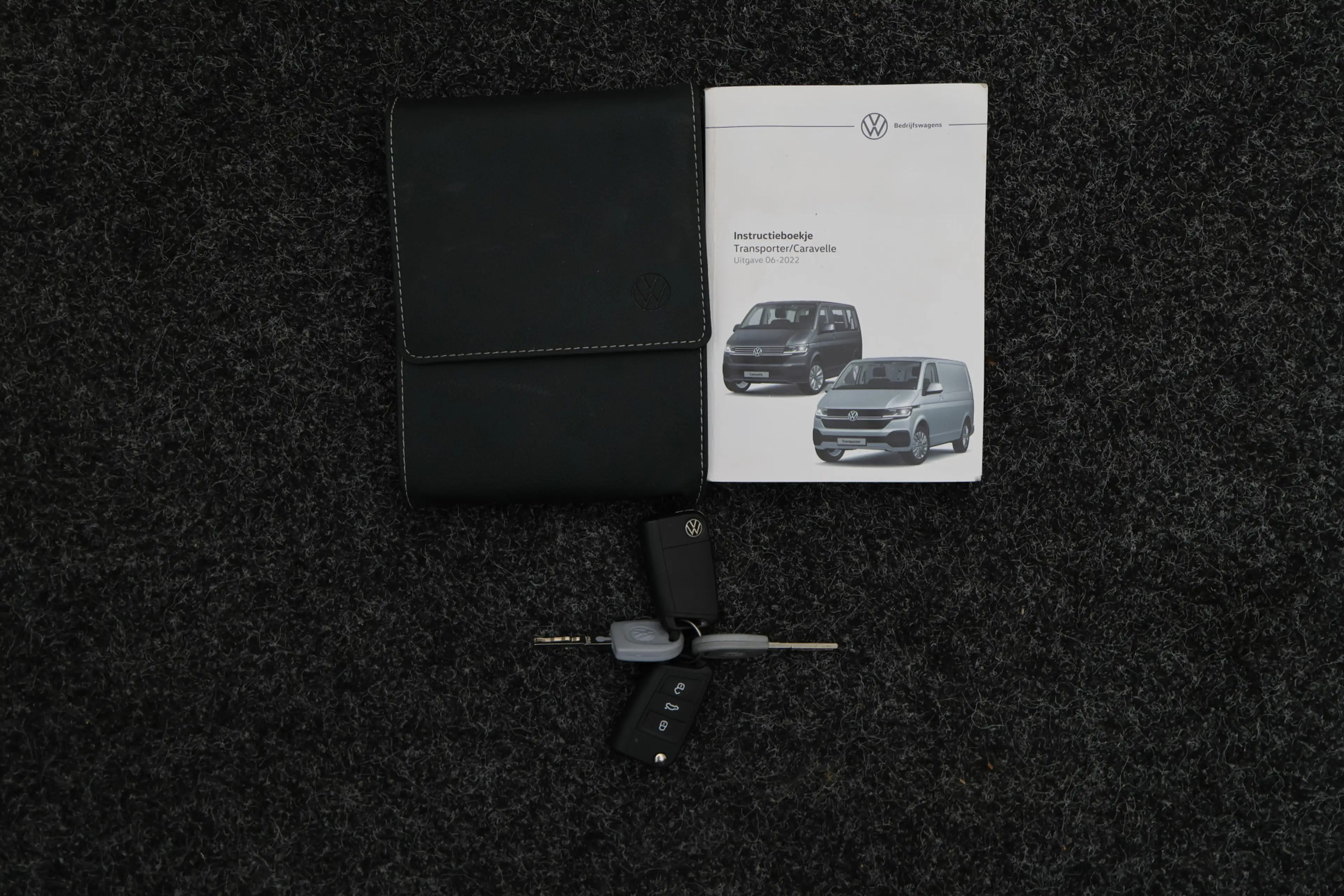 Volkswagen T6.1 Transporter 2.0 TDI L2H1 28 Bulli — photo 50