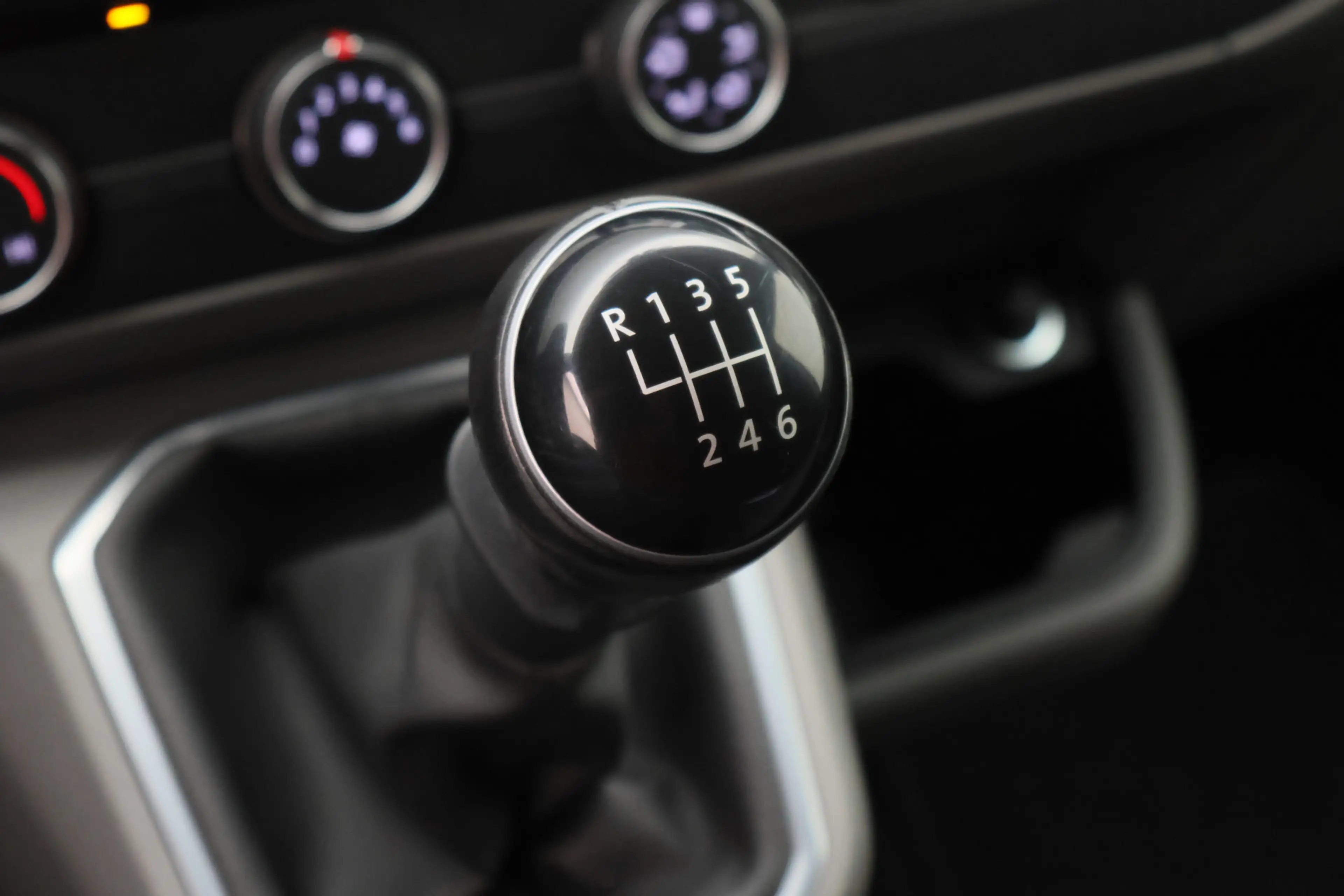Volkswagen T6.1 Transporter 2.0 TDI L2H1 28 Bulli — photo 49