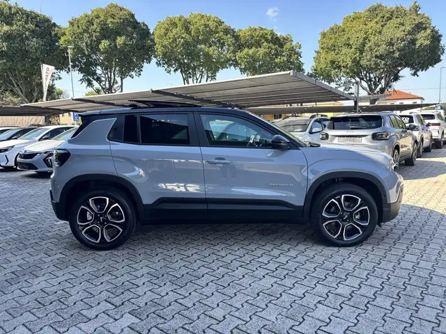 Jeep Avenger view 4