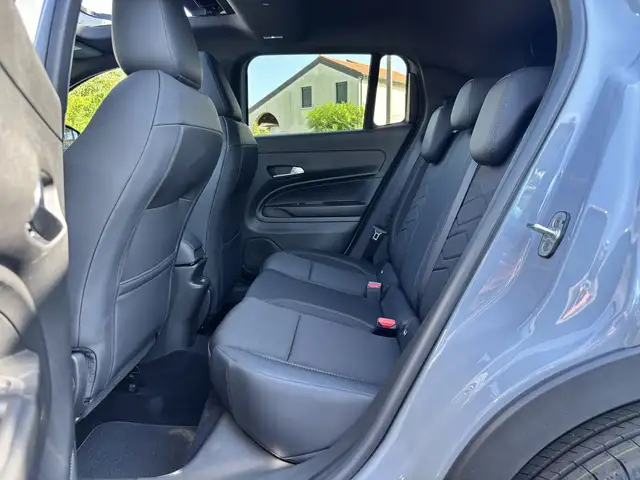 Jeep Avenger view 8