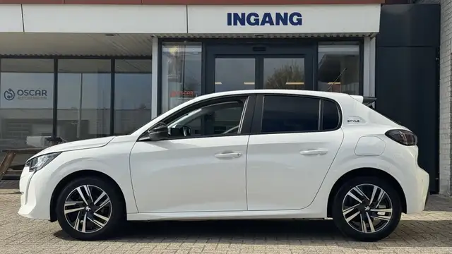 Peugeot 208 view 2