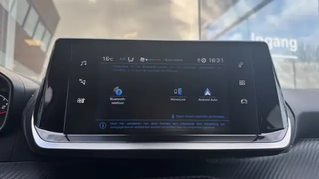 Peugeot 208 view 14