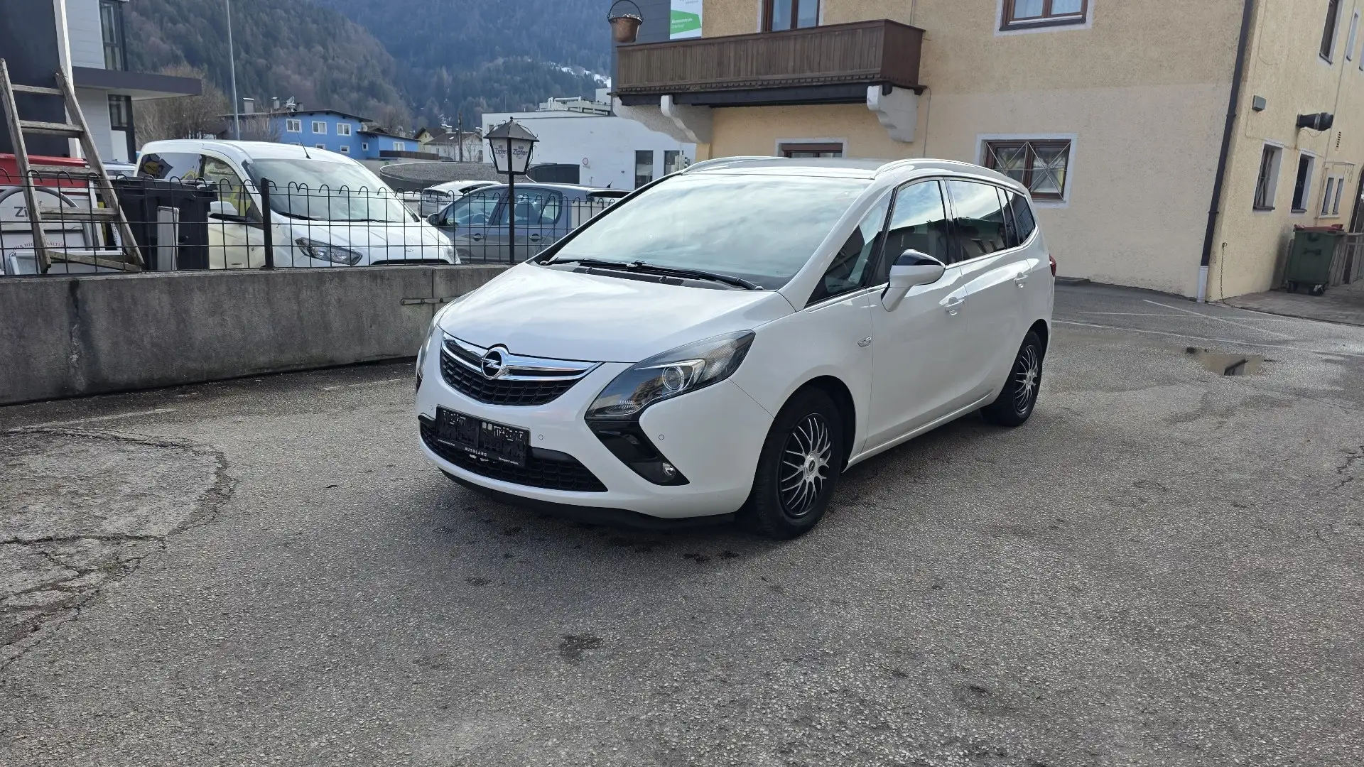 Opel Zafira Tourer 2,0 CDTI Ecotec Active - 1