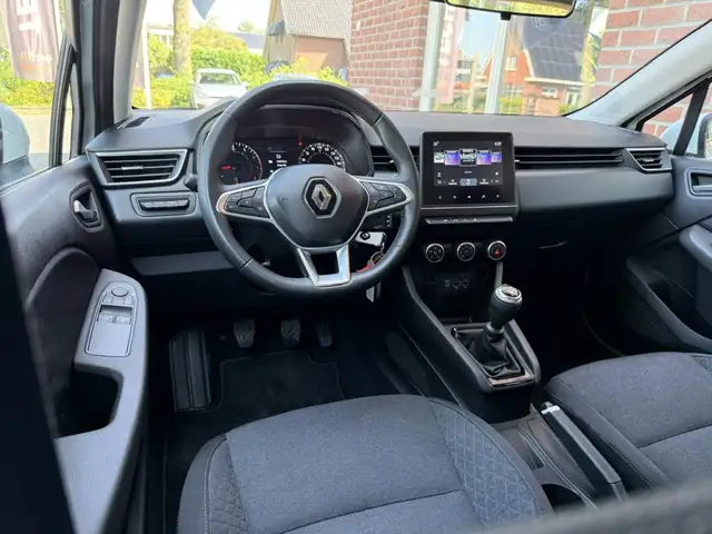 Renault Clio view 3