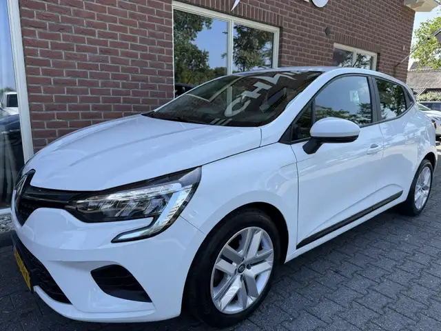 Renault Clio view 15