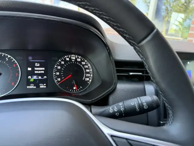 Renault Clio view 25