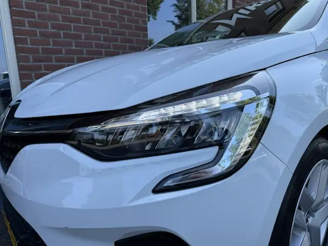 Renault Clio view 13