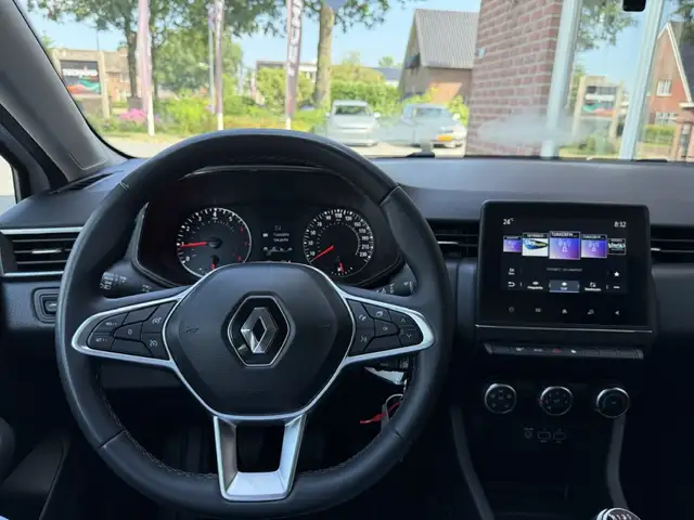 Renault Clio view 7