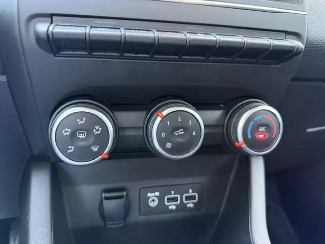Renault Clio view 21