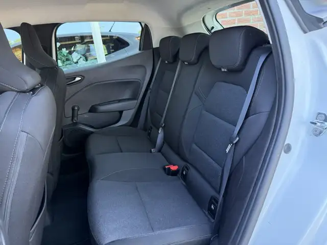 Renault Clio view 4