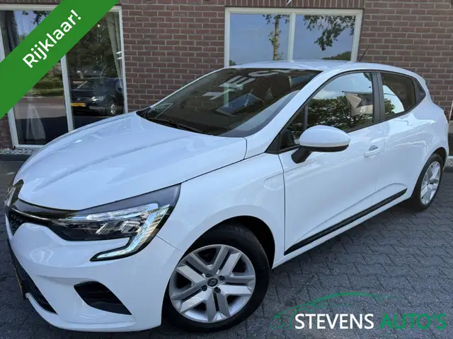 2022 Renault Clio in White for sale