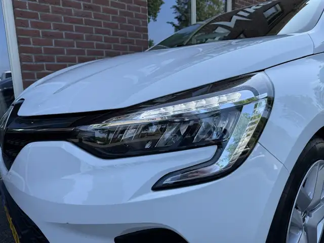 Renault Clio view 19