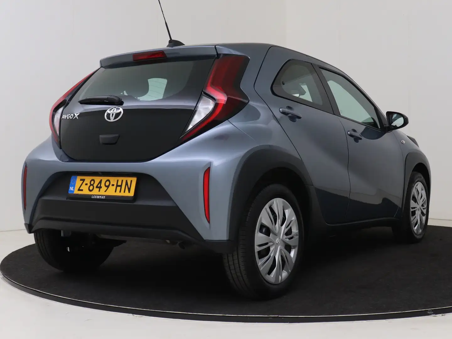 Toyota Aygo X 1.0 VVT-i S-CVT Play I Apple Carplay/Android Auto Grigio - 2
