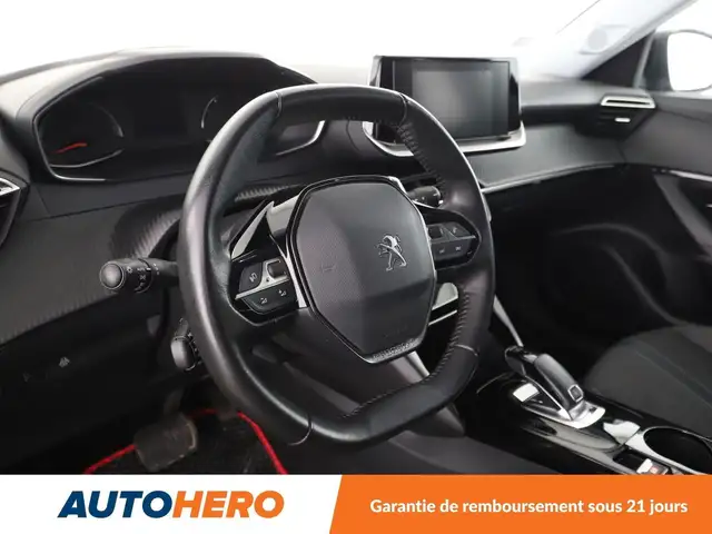 Peugeot 2008 view 11
