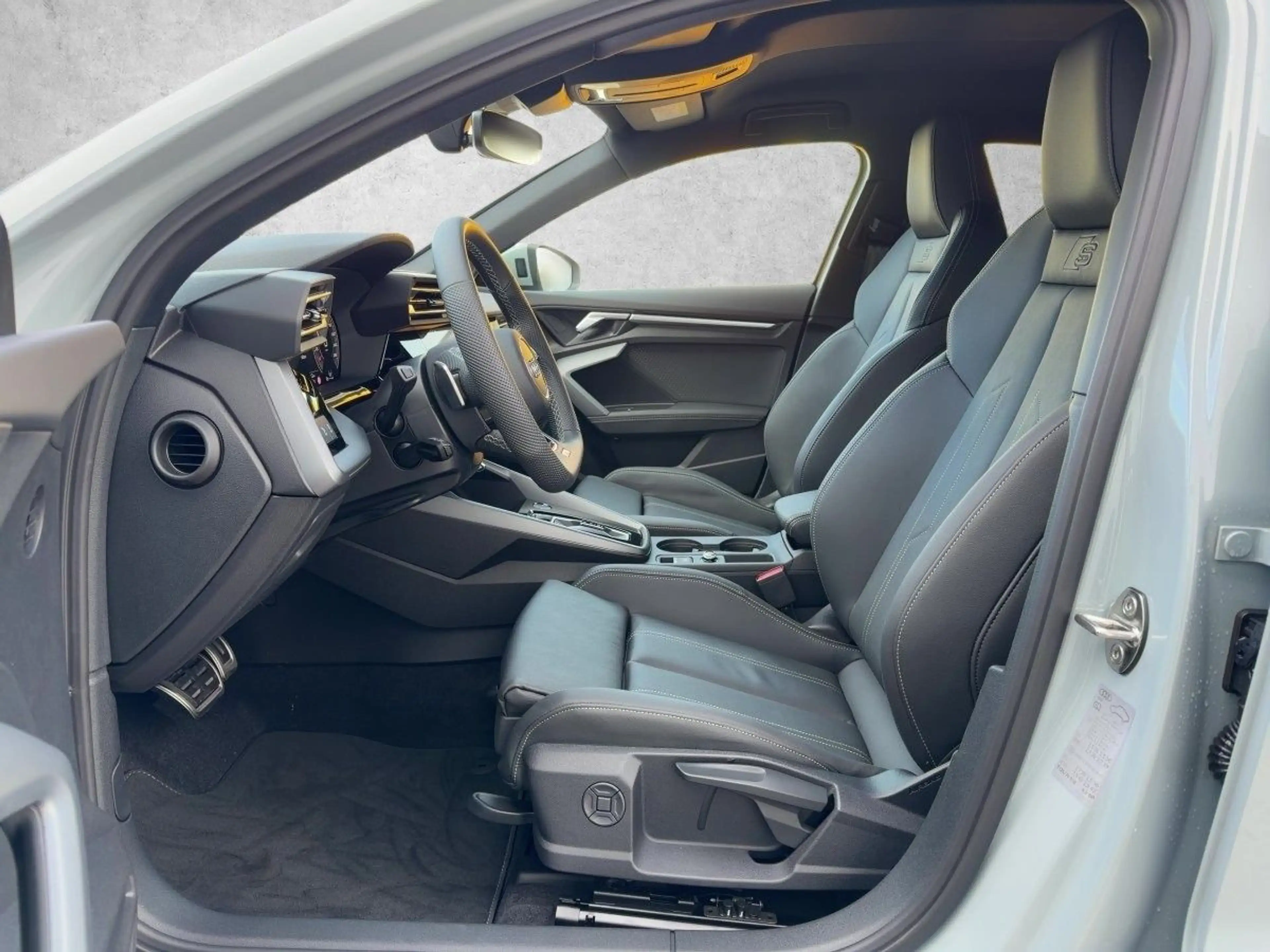 Audi A3 TFSI (MHEV) 110 kW *S-tronic*AHK*SH — photo 8