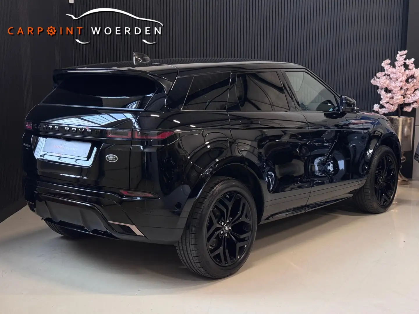 Land Rover Range Rover Evoque 2.0 D150 AWD R-Dynamic SE | LEDER | CAMERA Zwart - 2