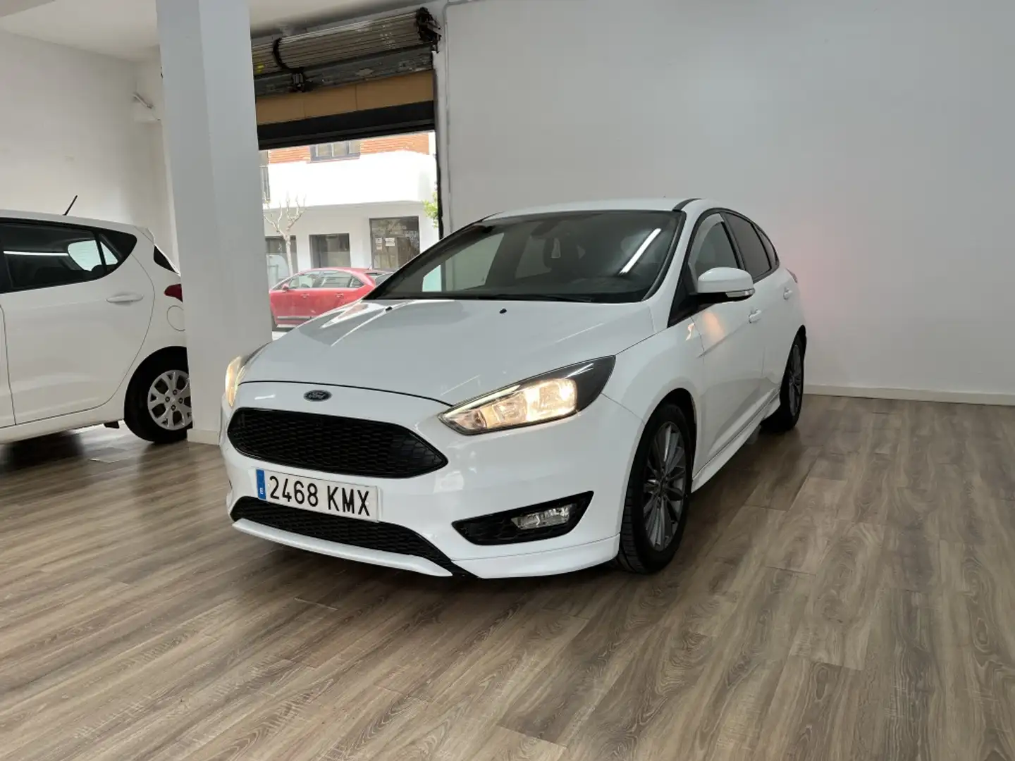 Ford Focus 1.0 Ecoboost Auto-S&S ST-Line 125 Blanc - 1