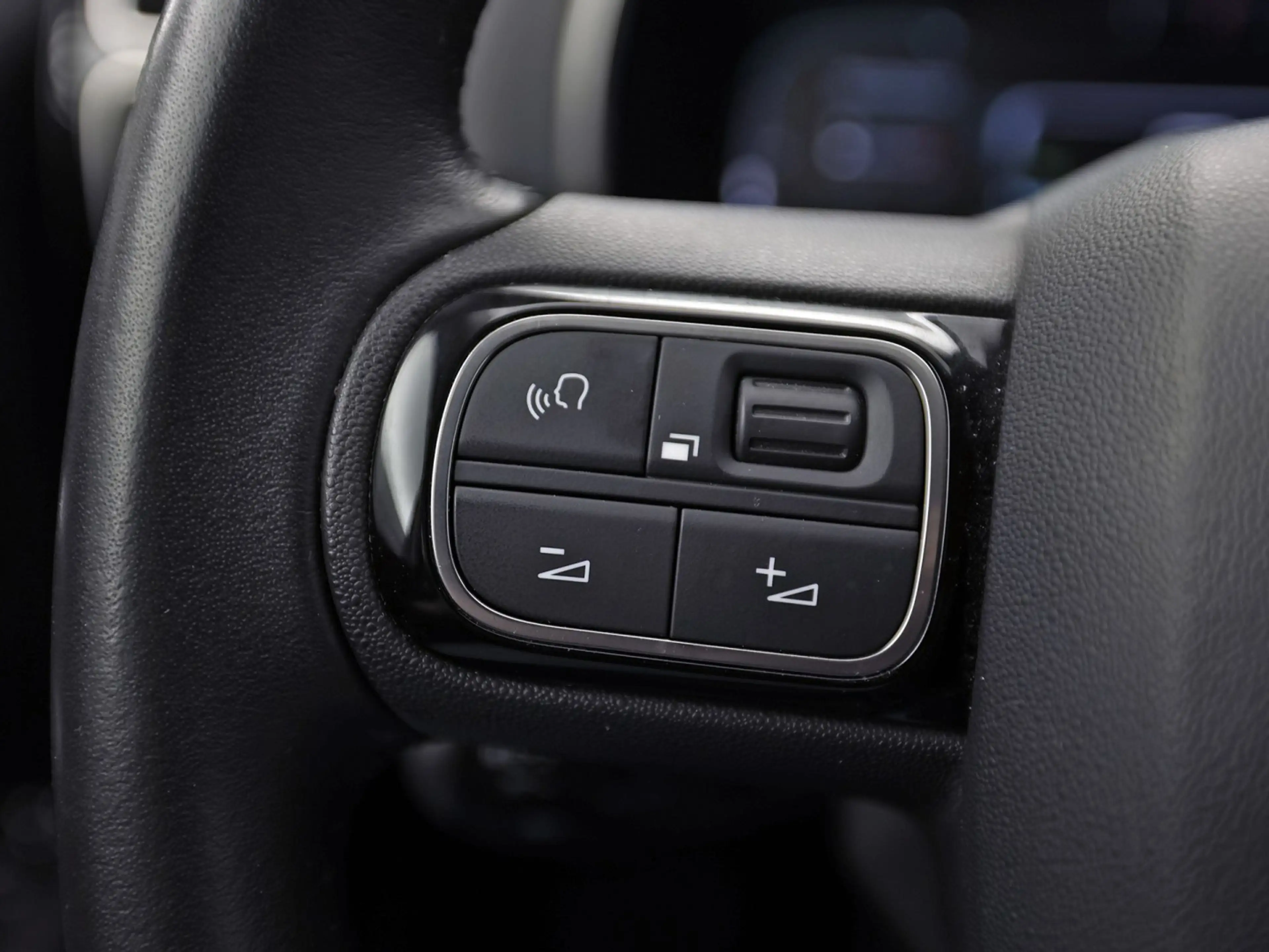 Citroen C5 Aircross 1.2 PureTech Sport (VIRTUAL COCKPIT, APPLE CARPLAY — photo 18